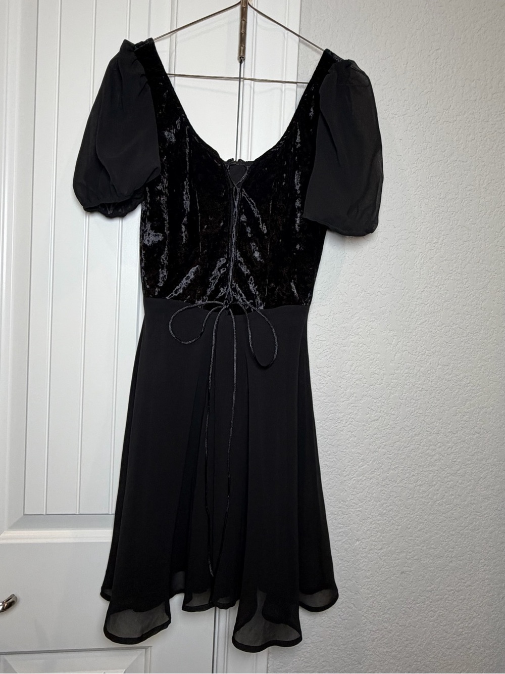dELiA*s Black Velvet Bodice Puff-Sleeve Mini Dress